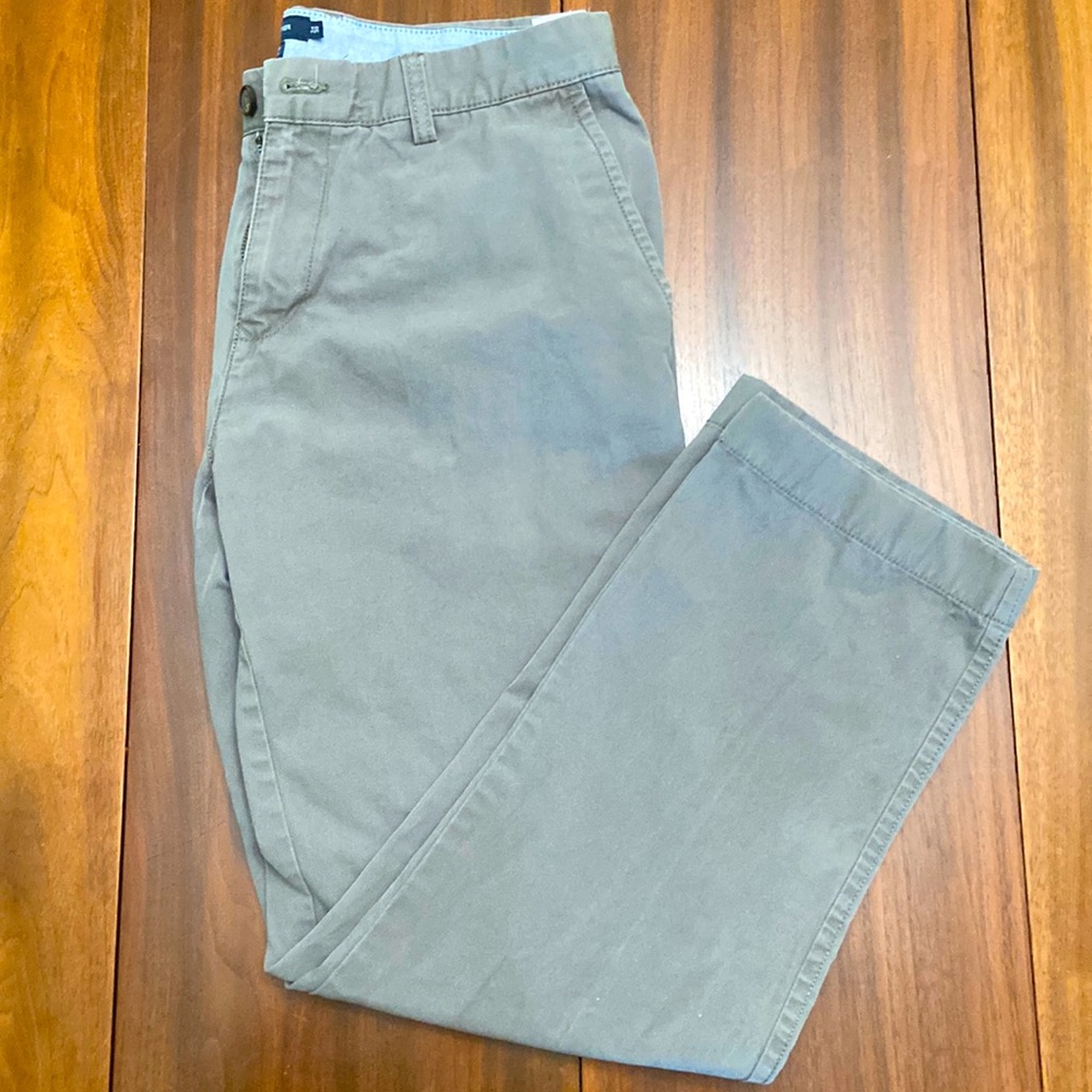 Tommy Hilfiger Men’s “Custom Fit” Chino Pants, Grey, size 34/30
